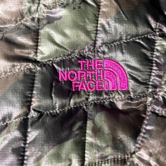 Womens north face jacket - Picture 3 of 4